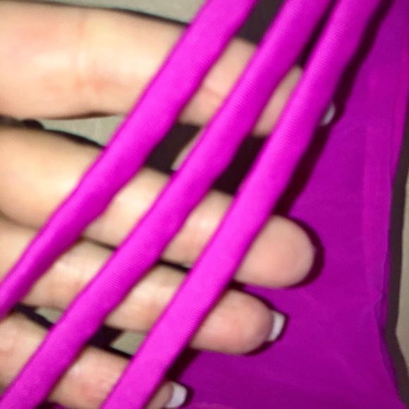 Victoria's Secret Like New Strappy Pink Sport Sports Bra. - Picture 4 of 10